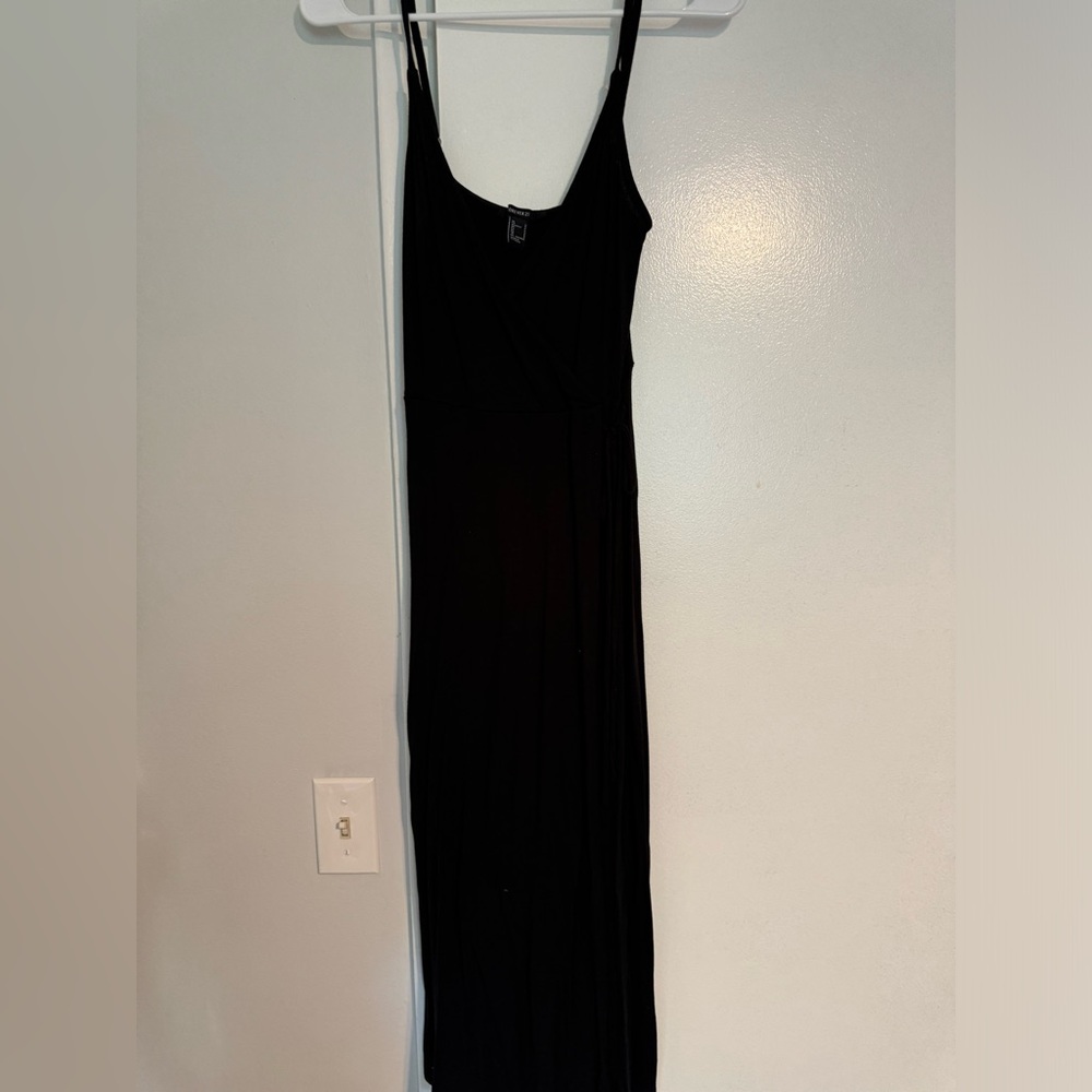 Forever21 black wrap midi dress